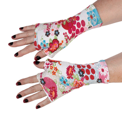Mitaines en jersey doux, ULTRA CONFORTABLES #INDISPENSABLE, à motifs colorés, doublées (couleur de la doublure au choix), avec nœud.