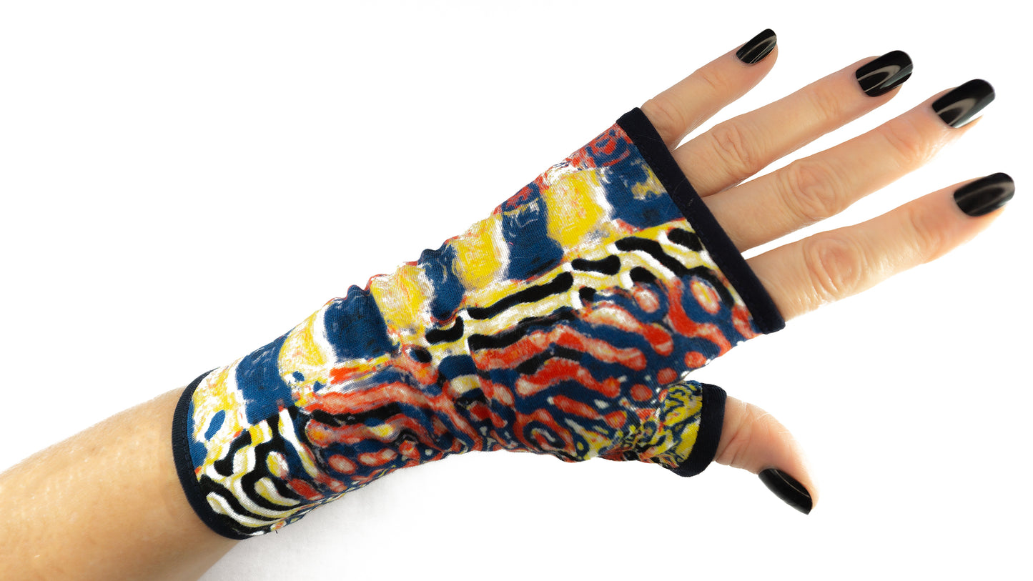 Soft jersey wrist warmers, SUPER COMFORTABLE #MUSTHAVE, brightly patterned, lined, lining color selectable, with bow