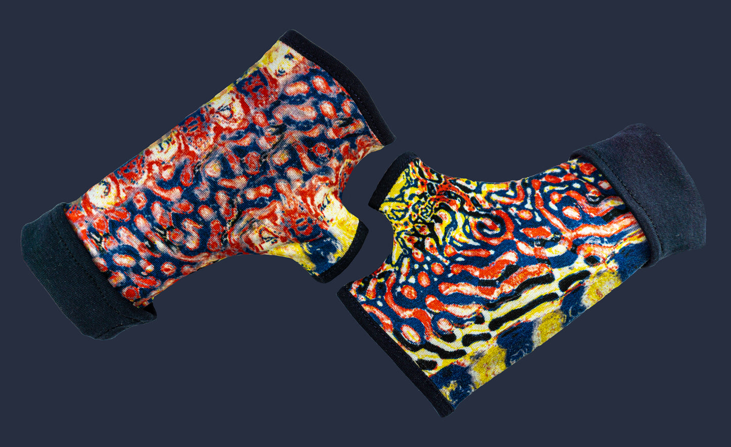 Soft jersey wrist warmers, SUPER COMFORTABLE #MUSTHAVE, brightly patterned, lined, lining color selectable, with bow