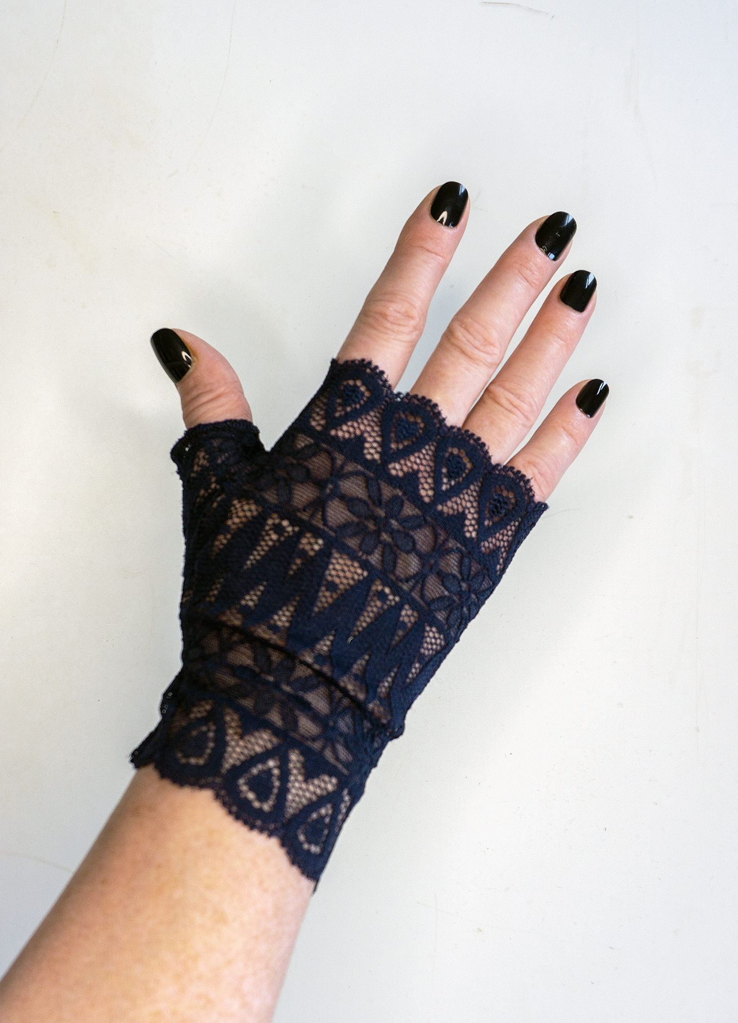 Wrist warmers evening blue gloves fingerless #scallop edge art deco &amp; flower pattern