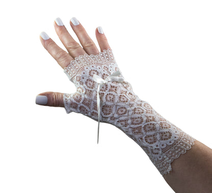 Wrist warmers gloves fingerless white silver with bow made of lace for the wedding