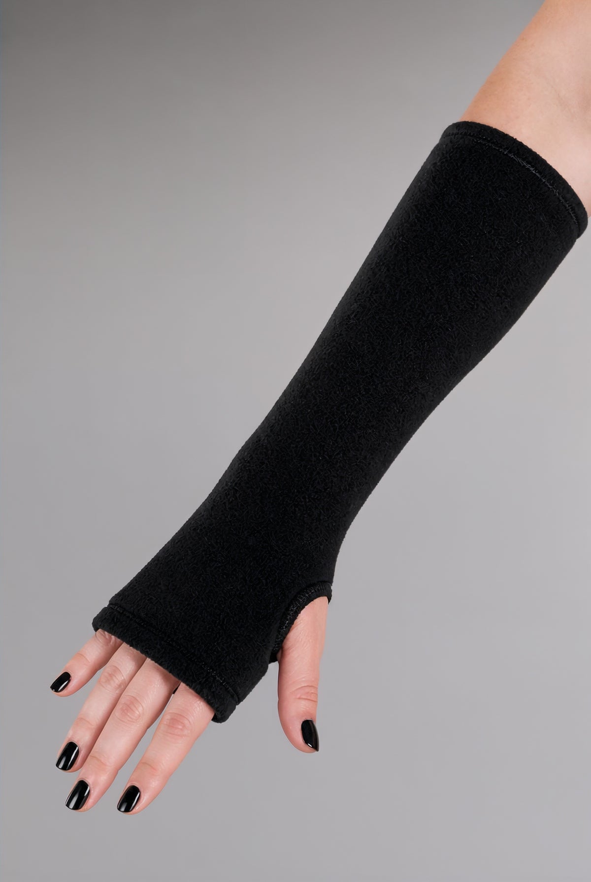 Armstulpen in schwarz aus weichem Fleece