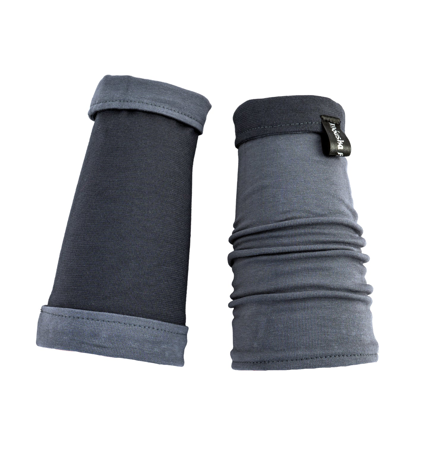 Unisex Wende-Armstulpen in grau: die optimale Ergänzung für Ihr Outfit. egal ob als wärmende Pulswärmer fürs Büro, praktische Ärmel-Verlängerung in der Übergangszeit oder als stylisches Accessoire im Alltag – sie sind ein treuer Begleiter bei kalten Händen für die ganze Familie. slow fashion. made in Germany.