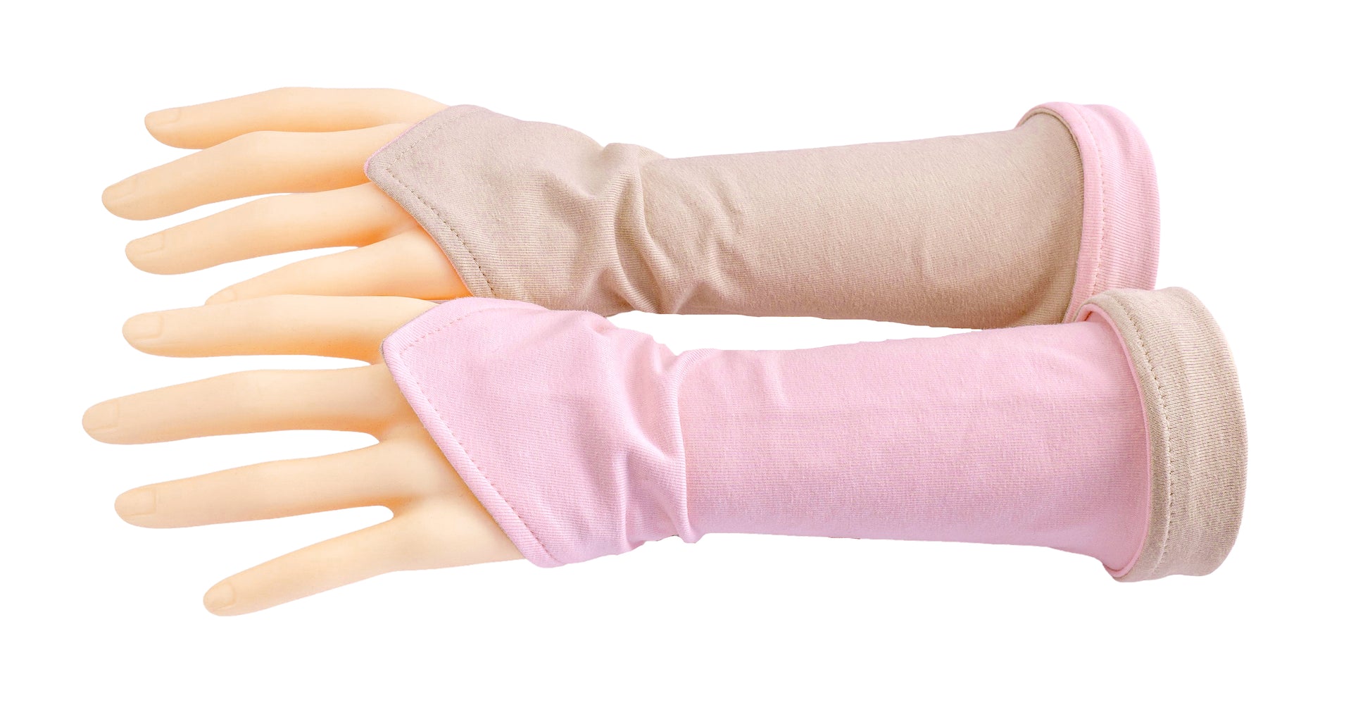 Elfen stulpen wendbar, verschiedene Tragemöglichkeiten, hier an zwei Armen dargestellt, in rosa beige und leicht umgekrempelt am Arm.