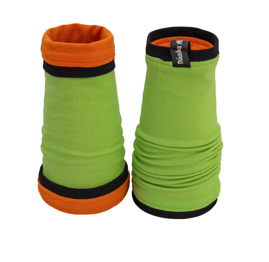 besondere Armstulpen, aufwändig in Handarbeit genäht, made in Germany. Viele verschiedene Tragemöglichkeiten: lang, umgekrempelt oder ein Arm orange, der andere grün. Je nach Lust & Laune, Tagesform oder Anlass.