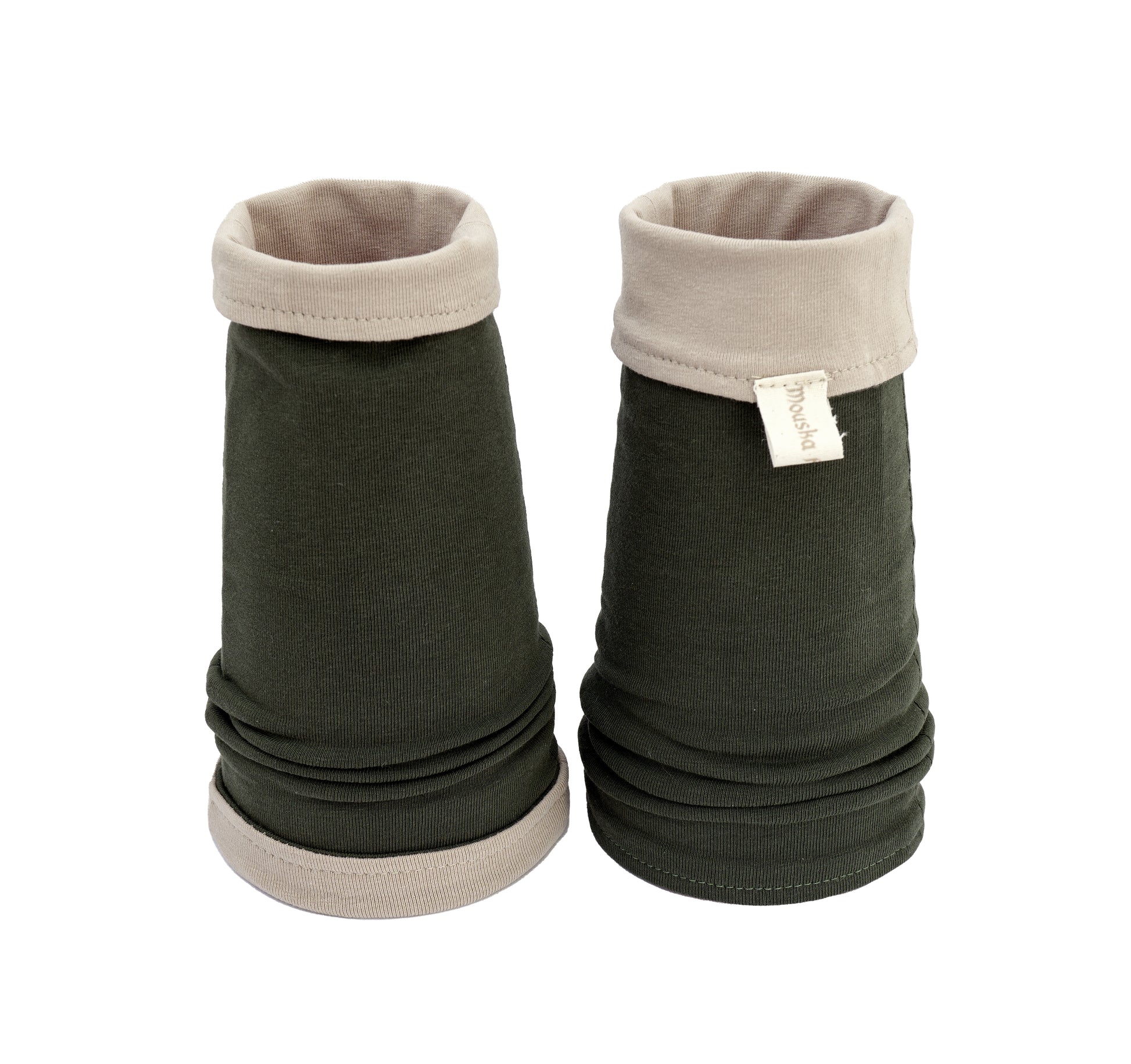 Abbildung ein Paar Wende Stulpen beige khaki oliv. Aus Baumwolle.