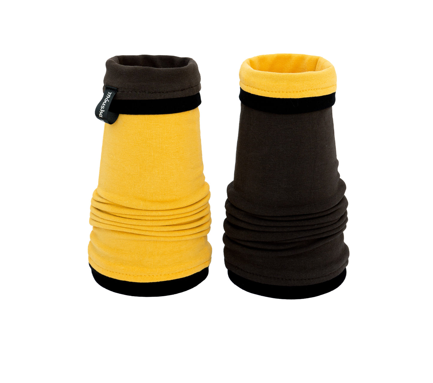 ein Paar colorblock Armstulpen Nikita, wendbar, umstülpbar, wandelbar aus Baumwolljersey in gelb dunkelbraun schwarz, mit stylischen Paspeln an allen Säumen, Blickfang garantiert