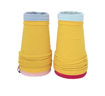 Mitaines en jersey doux, ULTRA CONFORTABLES #INDISPENSABLE, à motifs colorés, doublées (couleur de la doublure au choix), avec nœud.