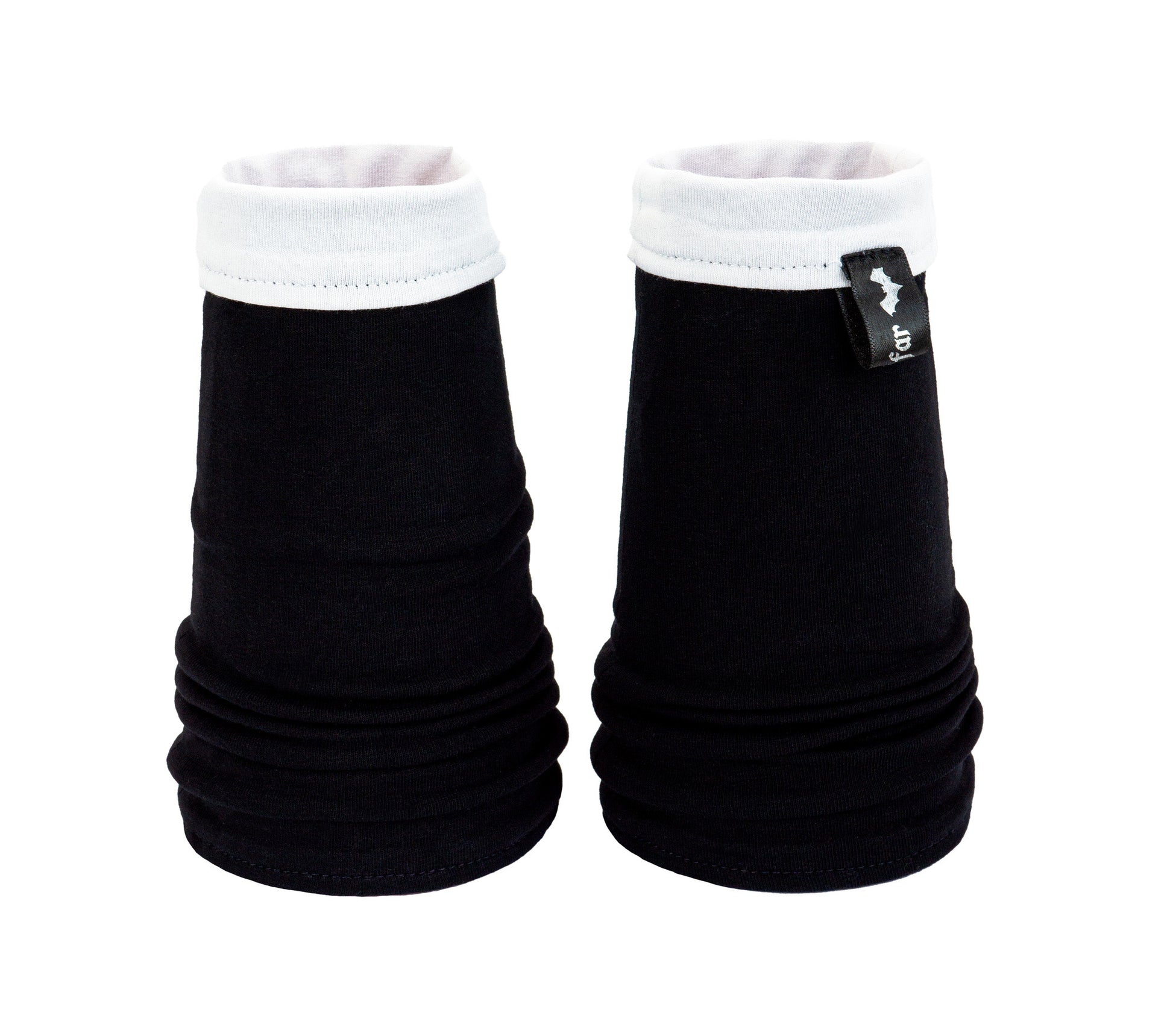 Wende Armstulpen schwarz weiß umgestülpt getragen  Mouska Alfar Manufaktur Jersey Stulpen mit sichtbarem Farbakzent handgenäht