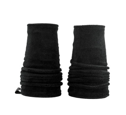 ein Paar kuschelige Stulpen in schwarz - schwarz aus Nicki und Jersey, wendbar. 